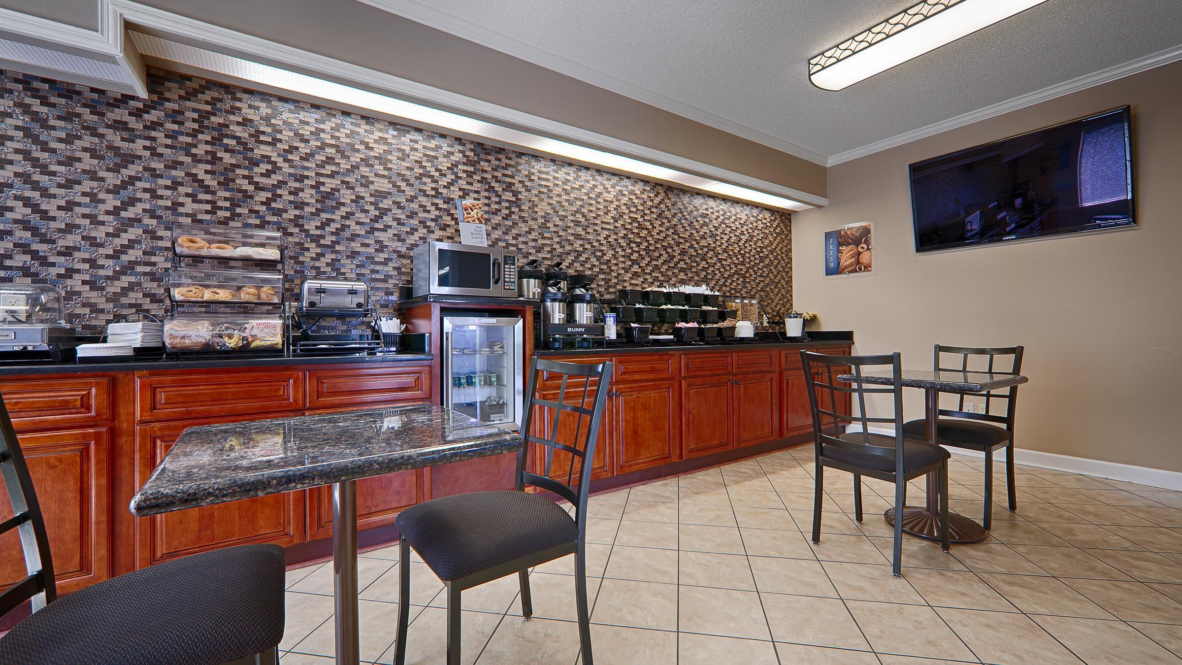 Quality Inn Ashburn Exterior photo